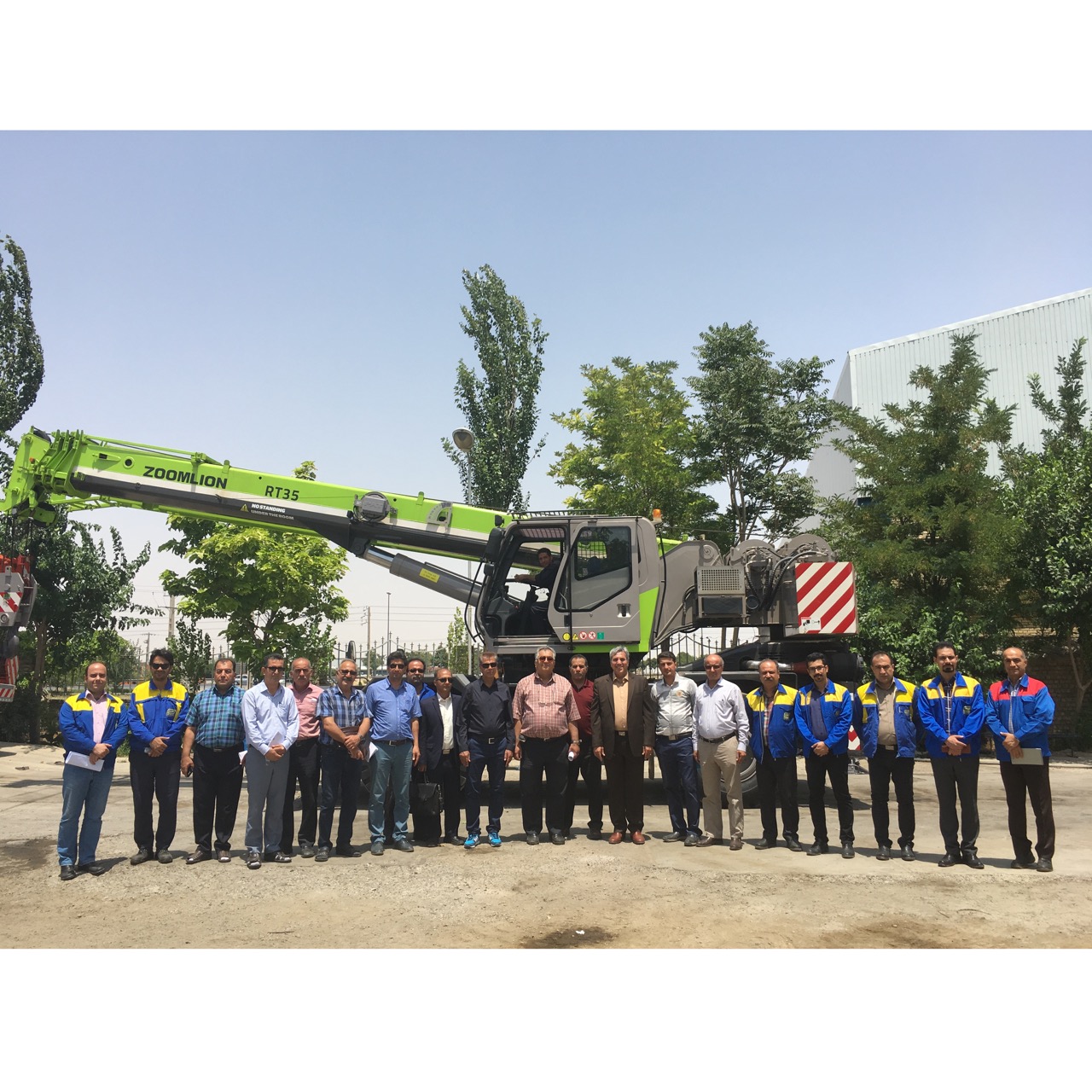 بازدید روسای ترابری خطوط لوله و مخابرات نفت ایران از جرثقیل کارگاهی 35 تن زوملاین