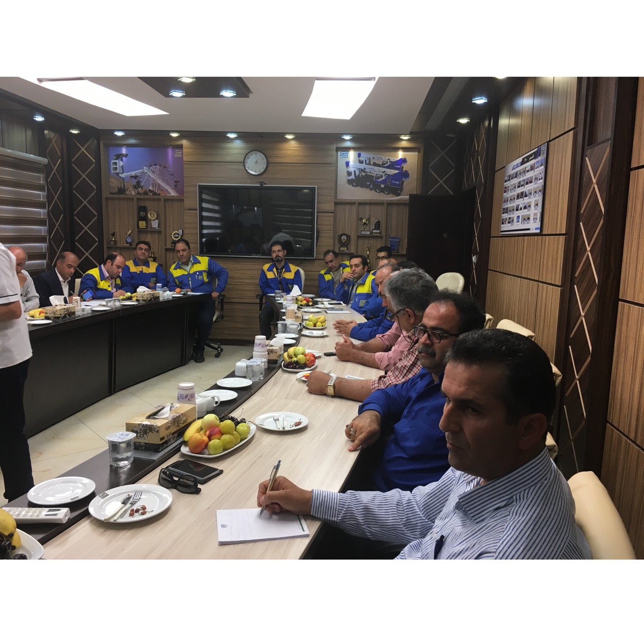 بازدید روسای ترابری خطوط لوله و مخابرات نفت ایران از جرثقیل کارگاهی 35 تن زوملاین