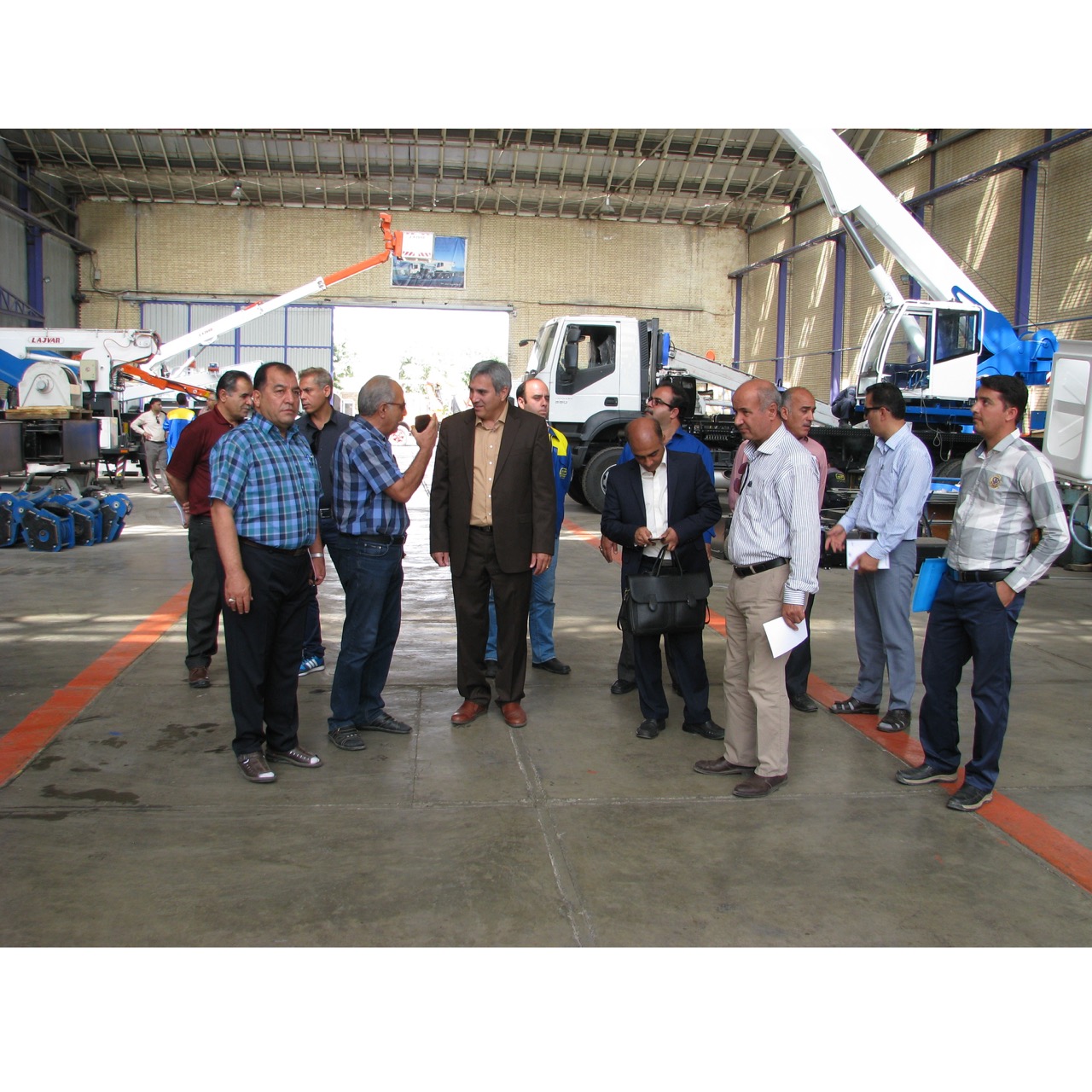 بازدید روسای ترابری خطوط لوله و مخابرات نفت ایران از جرثقیل کارگاهی 35 تن زوملاین