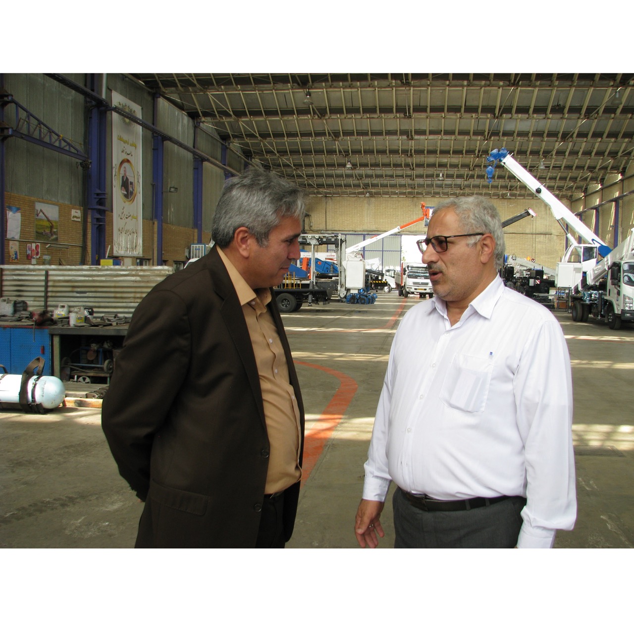 بازدید روسای ترابری خطوط لوله و مخابرات نفت ایران از جرثقیل کارگاهی 35 تن زوملاین